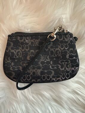 EUC Coach Black Signature Jacquard Wristlet
